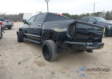 2017 Toyota Tundra Platinum 5.7L V8 z USA, uszkodzony, nr VIN 5TFAY5F1XHX640505